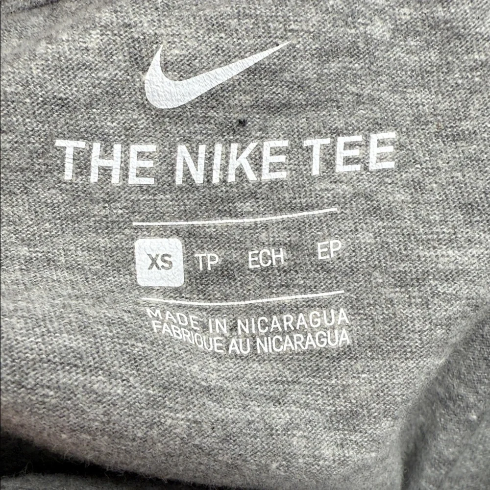 Men’s Nike Grey Heather T-Shirt with Portland TrailBlazers Logo NBA Size XS